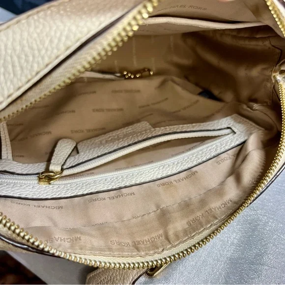 MICHAEL KORS Brooklyn Large Camera Bag Crossbody Purse - Picture 7 of 16